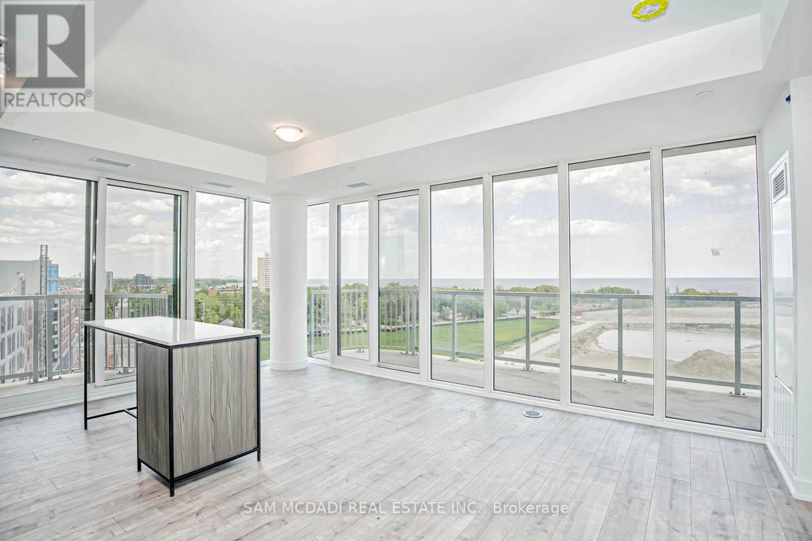 805 - 220 Missinnihe Way, Mississauga, Ontario  L5H 0A9 - Photo 10 - W12594530