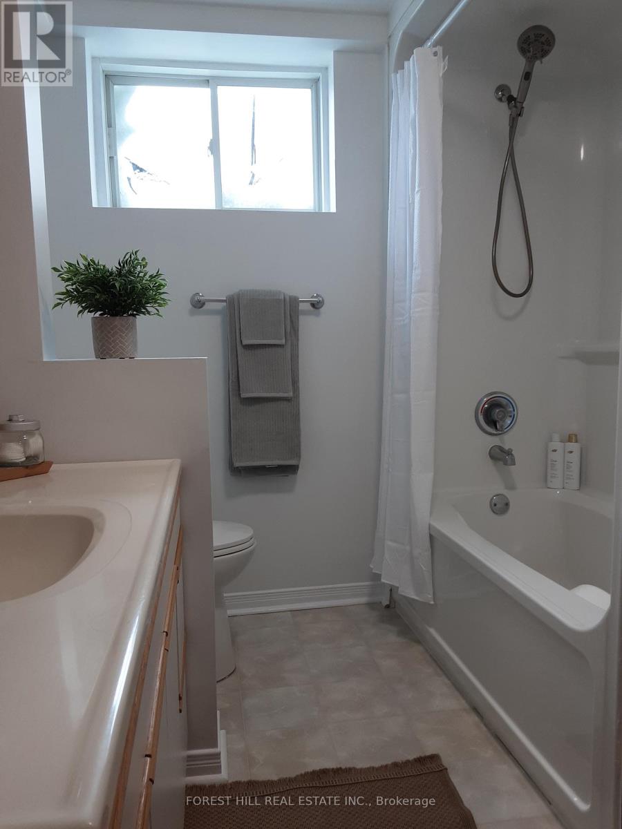 Bsmt - 3 Longman Drive, Barrie, Ontario L4N 7E5 - Photo 11 - S12615524