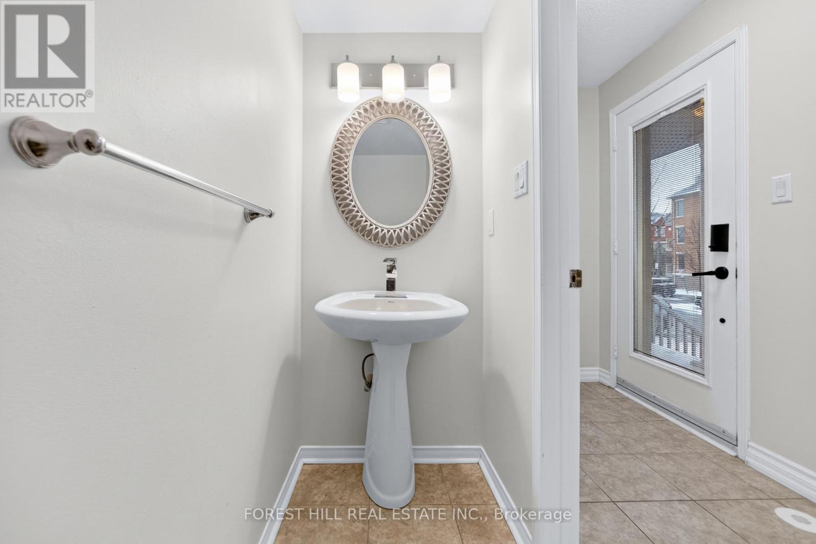 20 - 5050 Intrepid Drive, Mississauga, Ontario L5M 0E5 - Photo 6 - W12611116