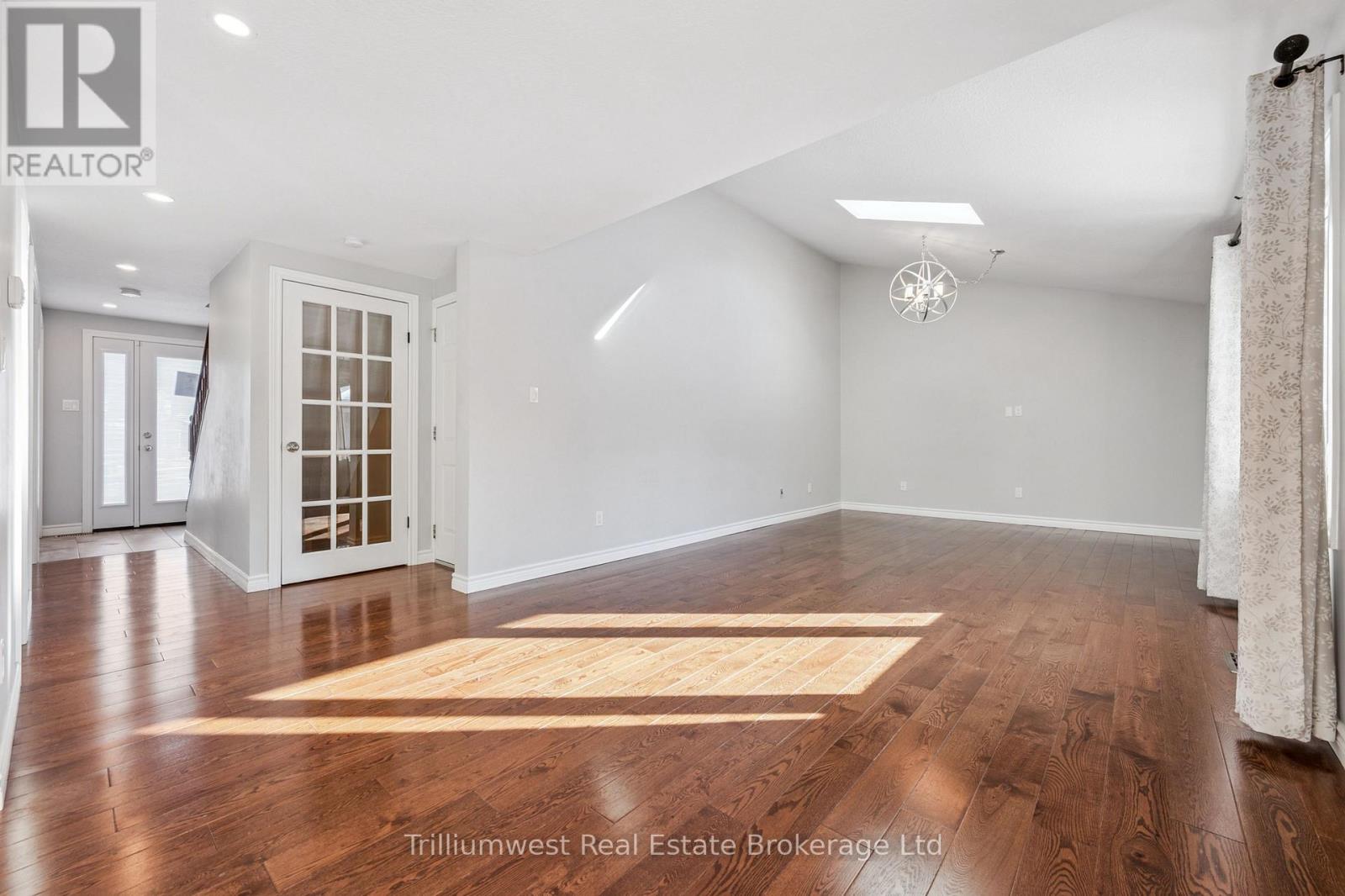 219 Elmira Road S, Guelph, Ontario  N1K 1R1 - Photo 5 - X12615640