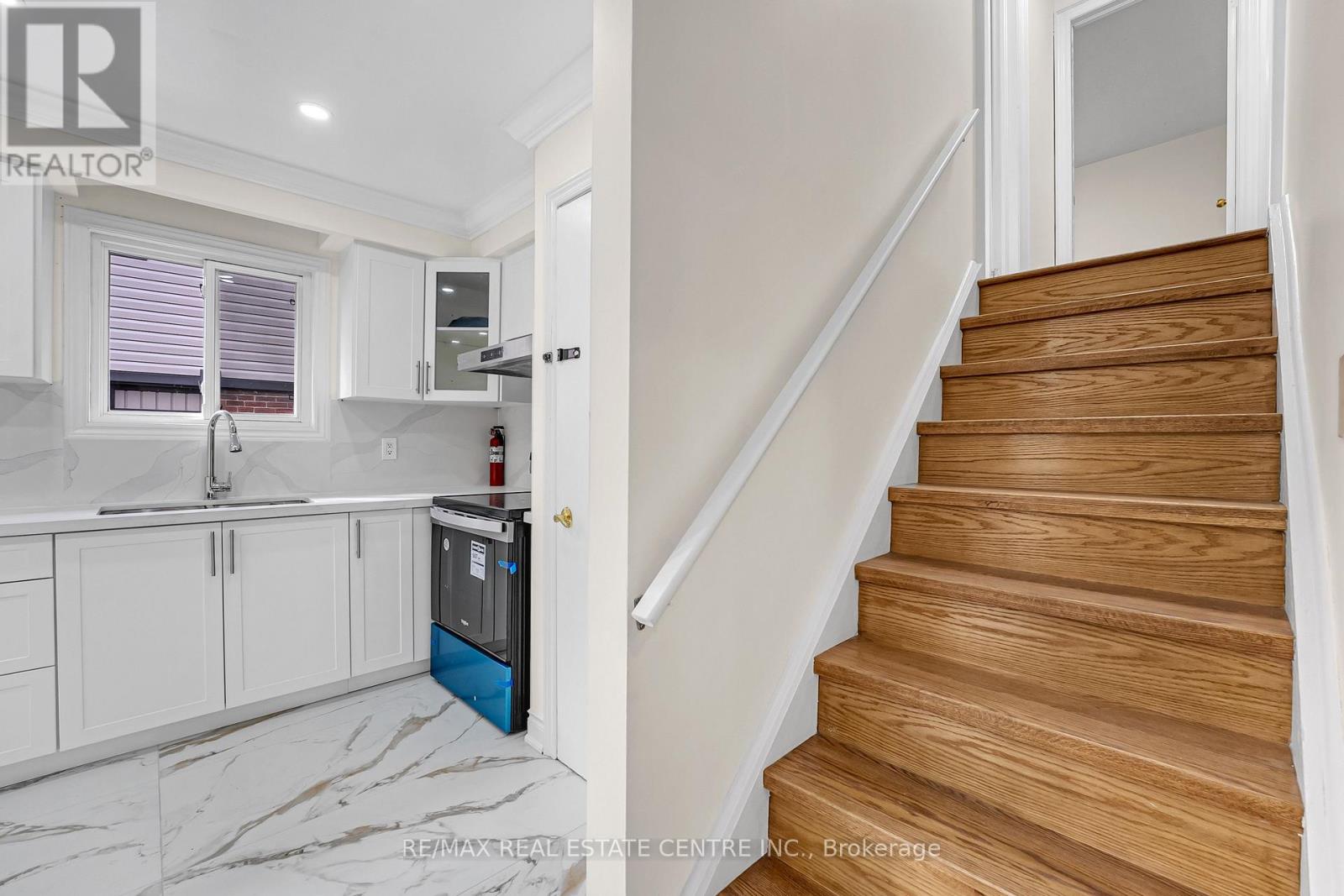 82 Merton Road, Brampton, Ontario  L6V 2V6 - Photo 13 - W12615396