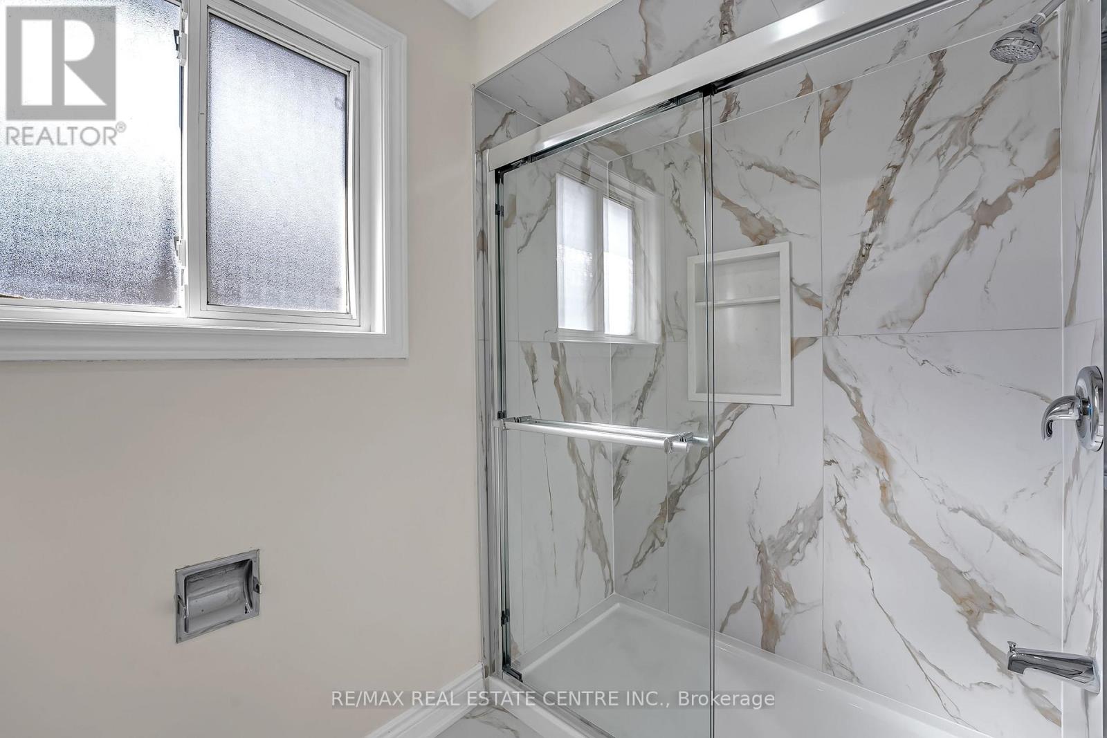 82 Merton Road, Brampton, Ontario  L6V 2V6 - Photo 21 - W12615396