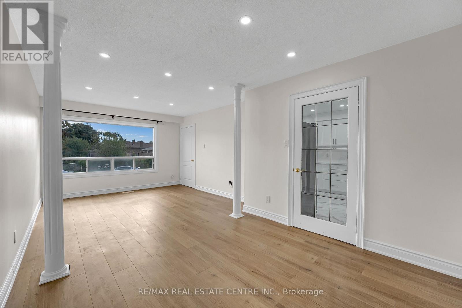 82 Merton Road, Brampton, Ontario  L6V 2V6 - Photo 8 - W12615396