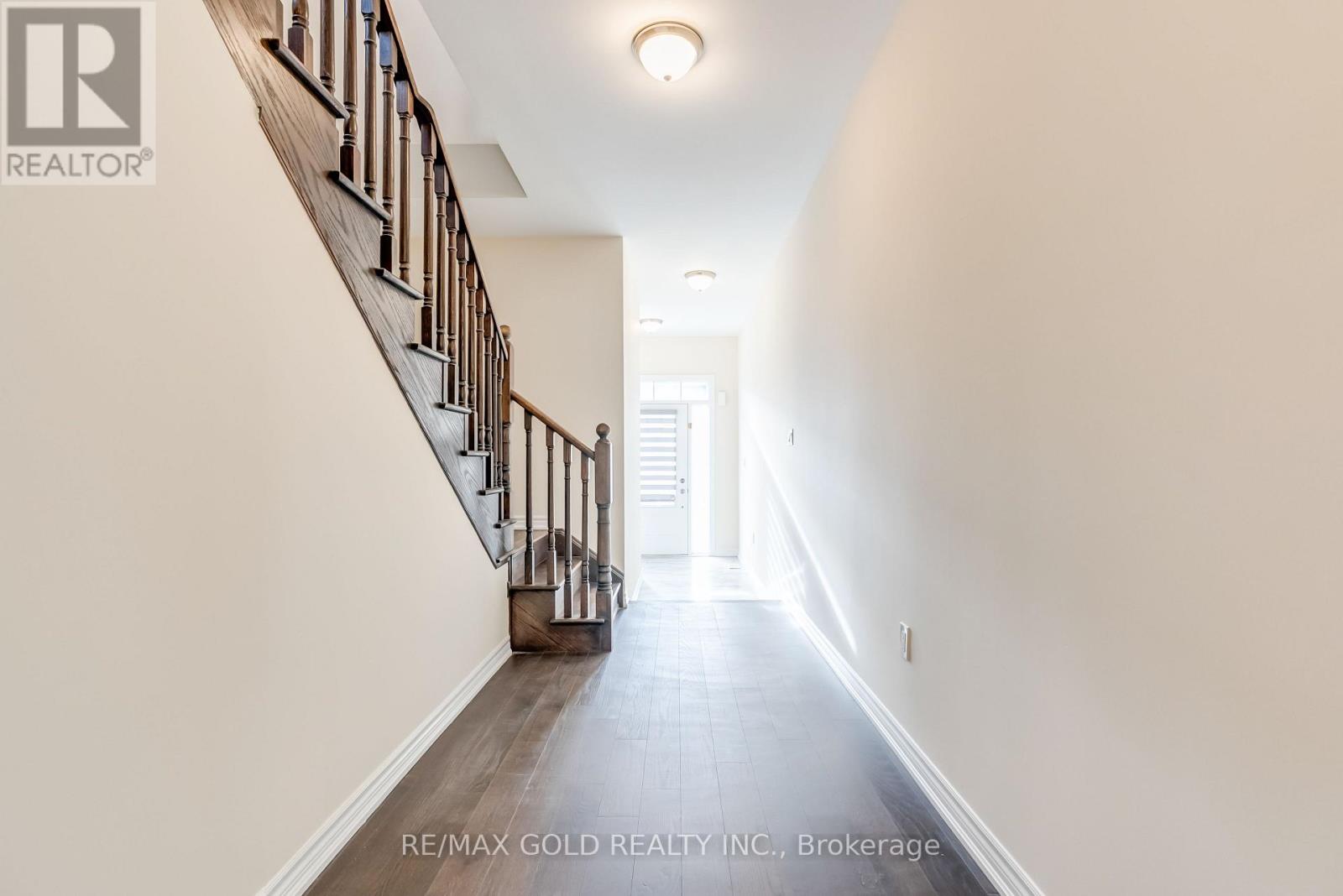 1495 Rose Way, Milton, Ontario  L9T 7E7 - Photo 5 - W12615444