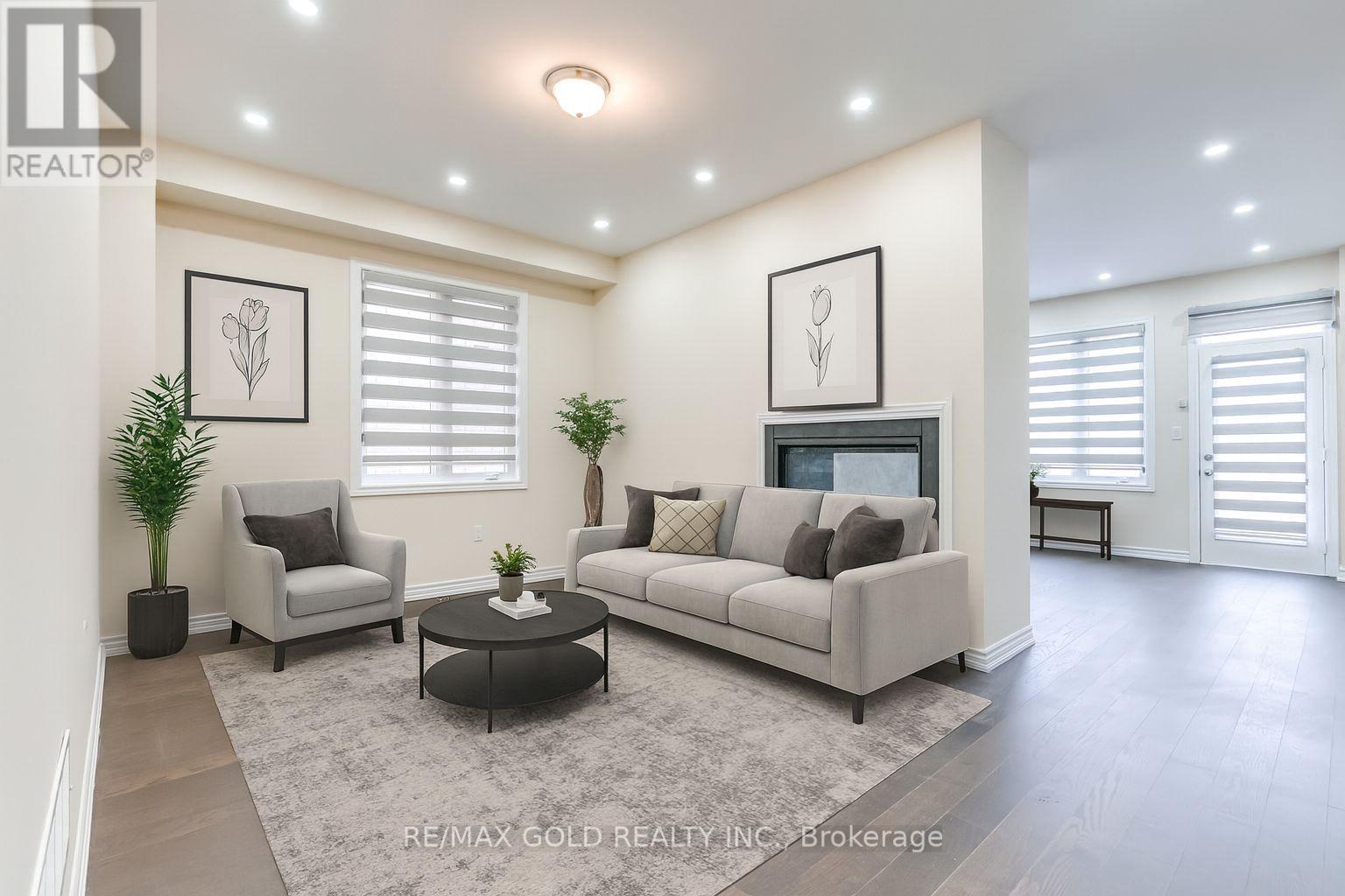 1495 Rose Way, Milton, Ontario  L9T 7E7 - Photo 6 - W12615444