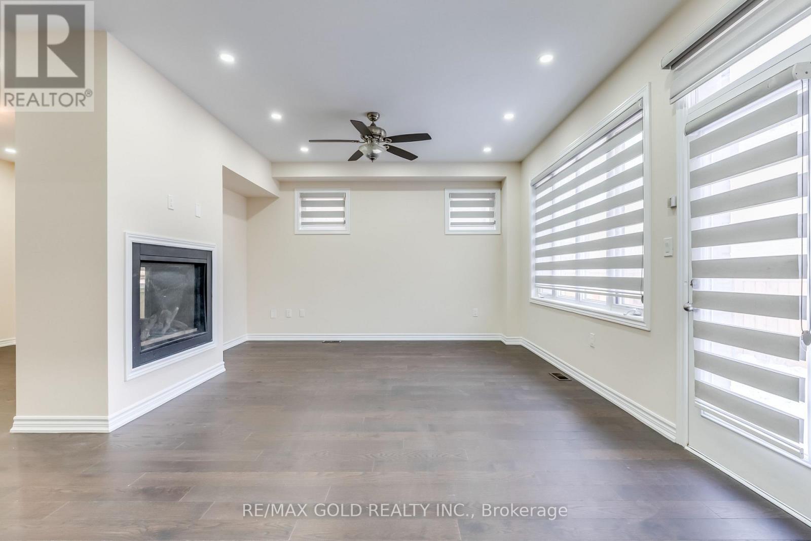 1495 Rose Way, Milton, Ontario  L9T 7E7 - Photo 9 - W12615444