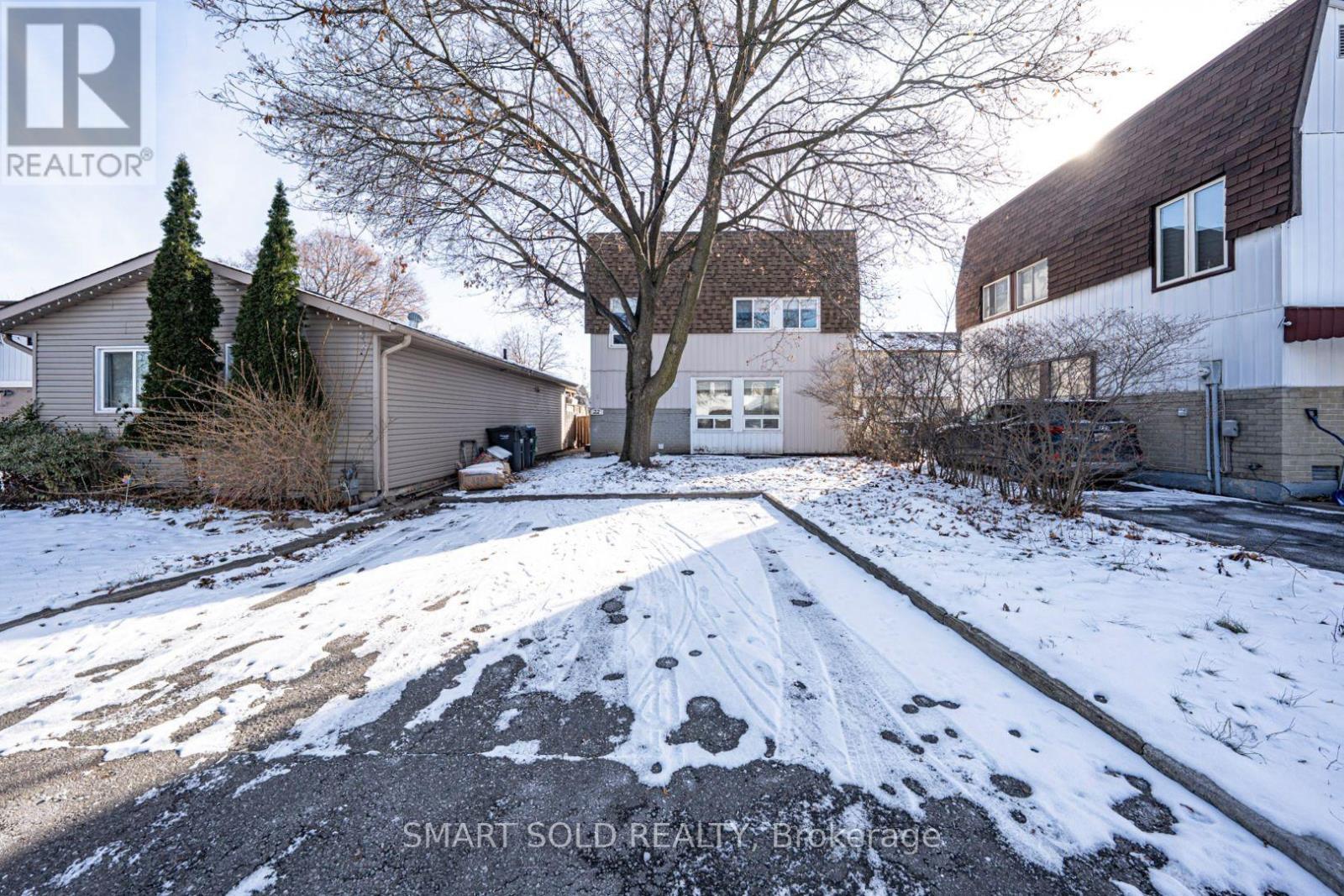 22 HAZELGLEN COURT, Brampton, Ontario