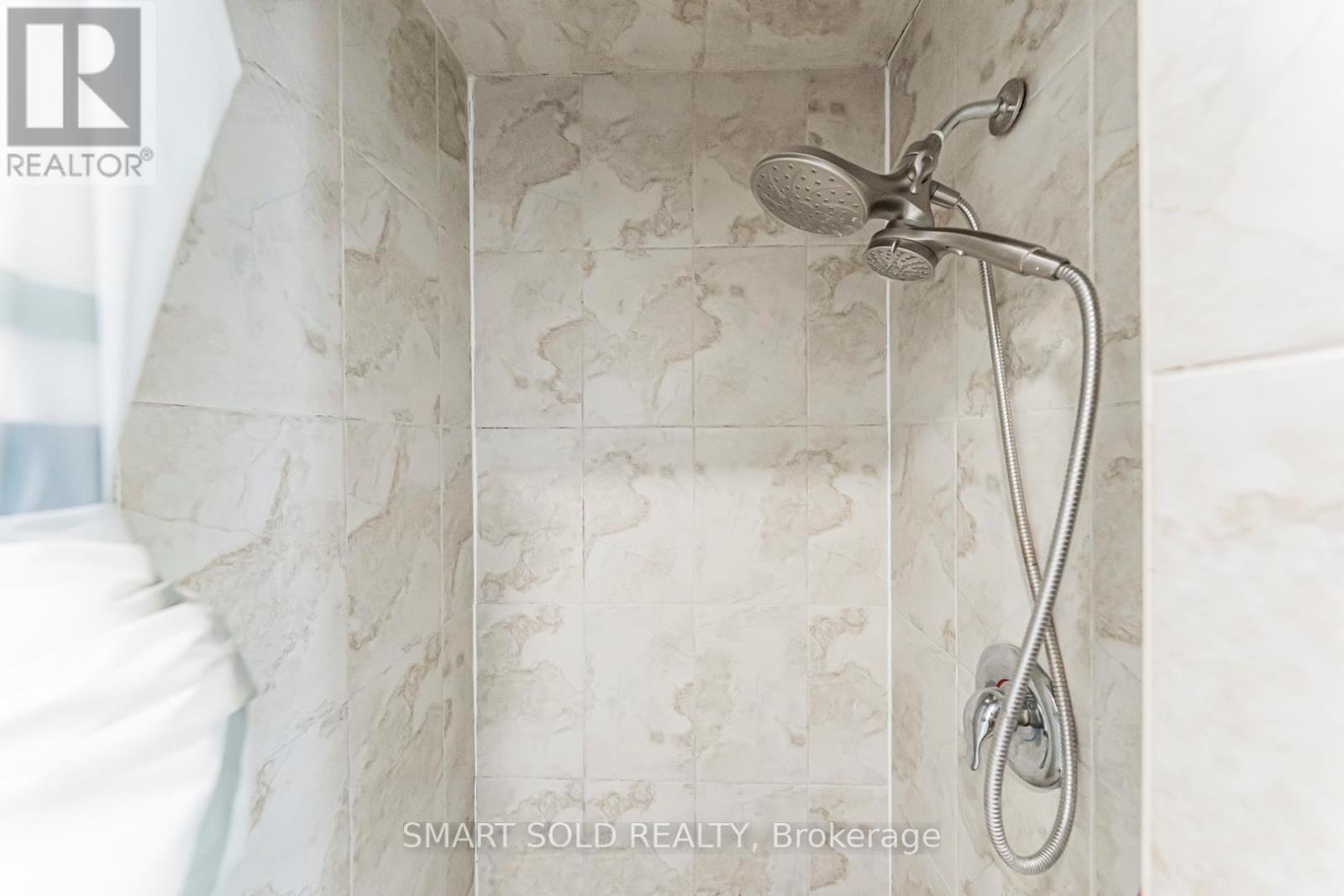 22 Hazelglen Court, Brampton (Central Park), Ontario  L6S 1N7 - Photo 23 - W12615472