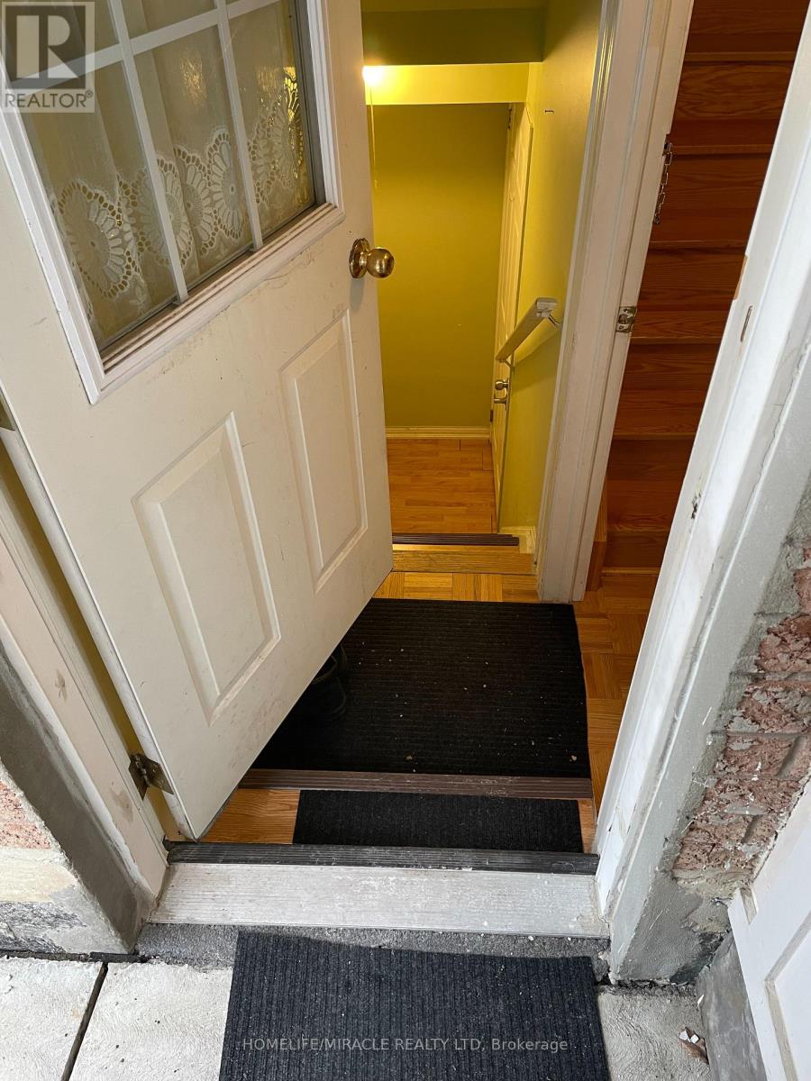 26 Penbridge Circle, Brampton, Ontario  L7A 2P9 - Photo 13 - W12615488