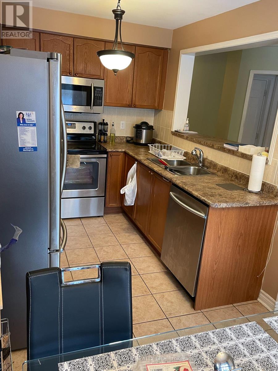 26 Penbridge Circle, Brampton, Ontario  L7A 2P9 - Photo 15 - W12615488