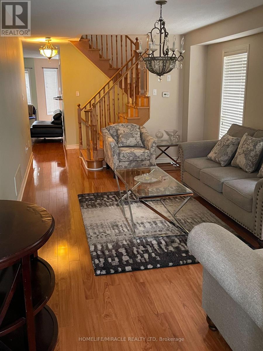 26 Penbridge Circle, Brampton, Ontario  L7A 2P9 - Photo 2 - W12615488