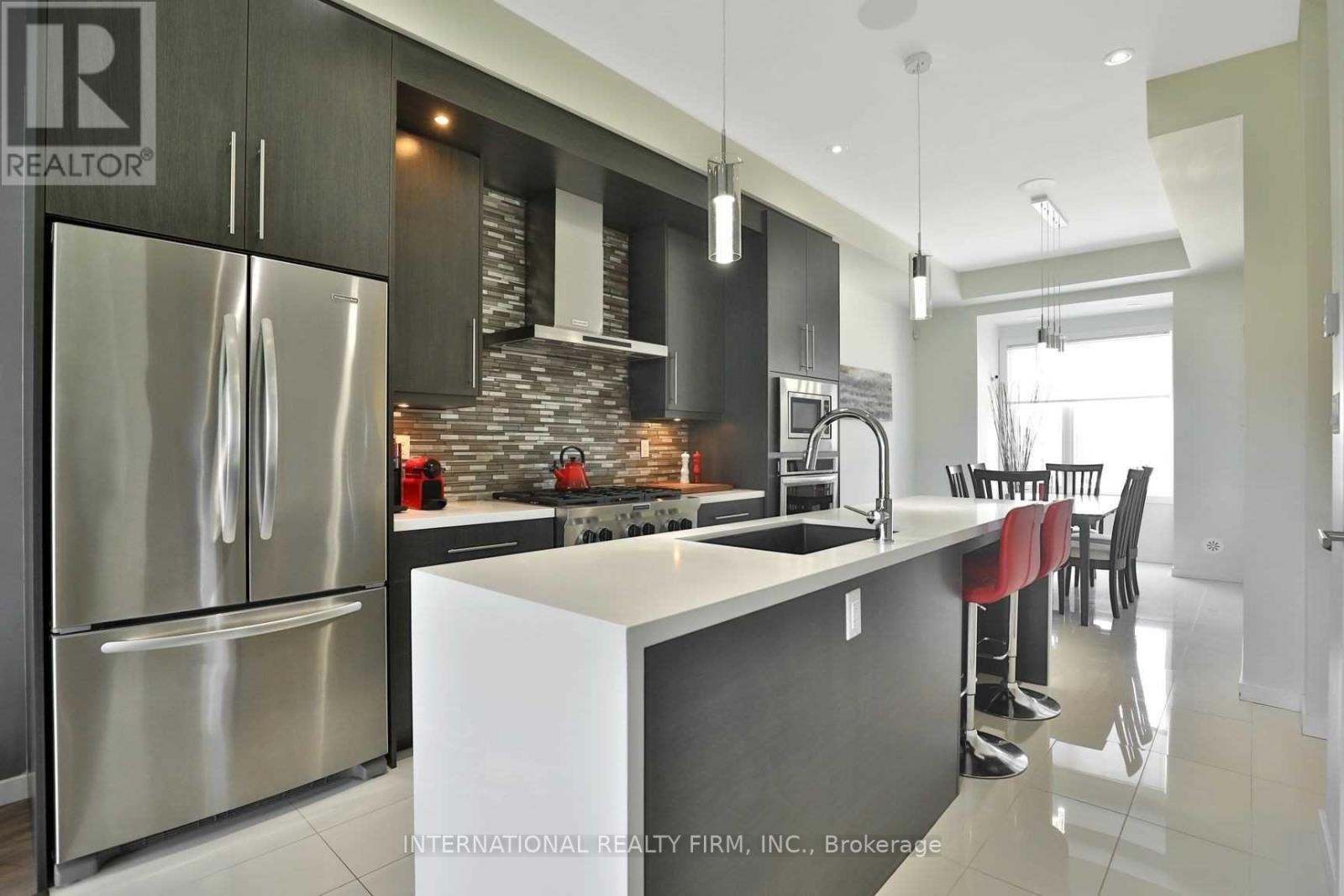 286 Vellwood Common, Oakville (Br Bronte), Ontario  L6L 0E8 - Photo 5 - W12615570