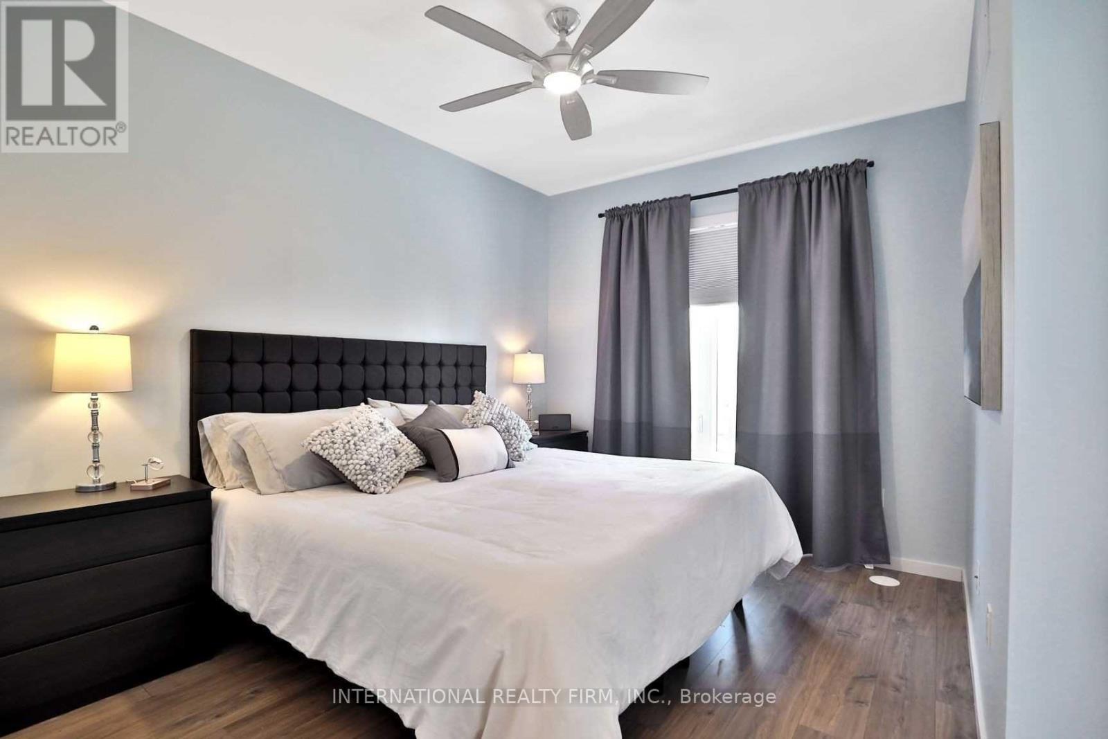 286 Vellwood Common, Oakville (Br Bronte), Ontario  L6L 0E8 - Photo 7 - W12615570