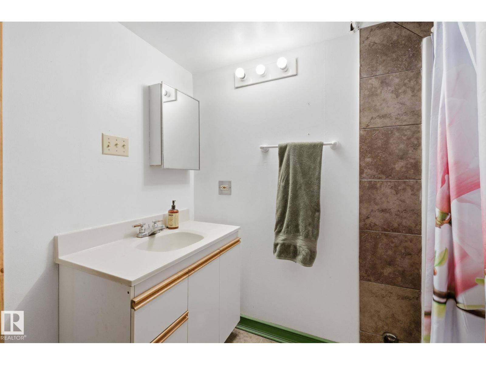 9705 87 Av Nw, Edmonton, Alberta  T6E 2N3 - Photo 23 - E4467745