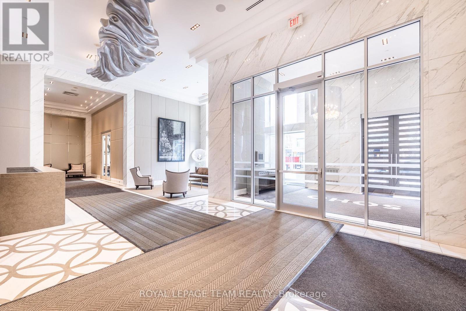 1110 - 111 Champagne Avenue S, Ottawa, Ontario K1S 5V3 - Photo 2 - X12615668