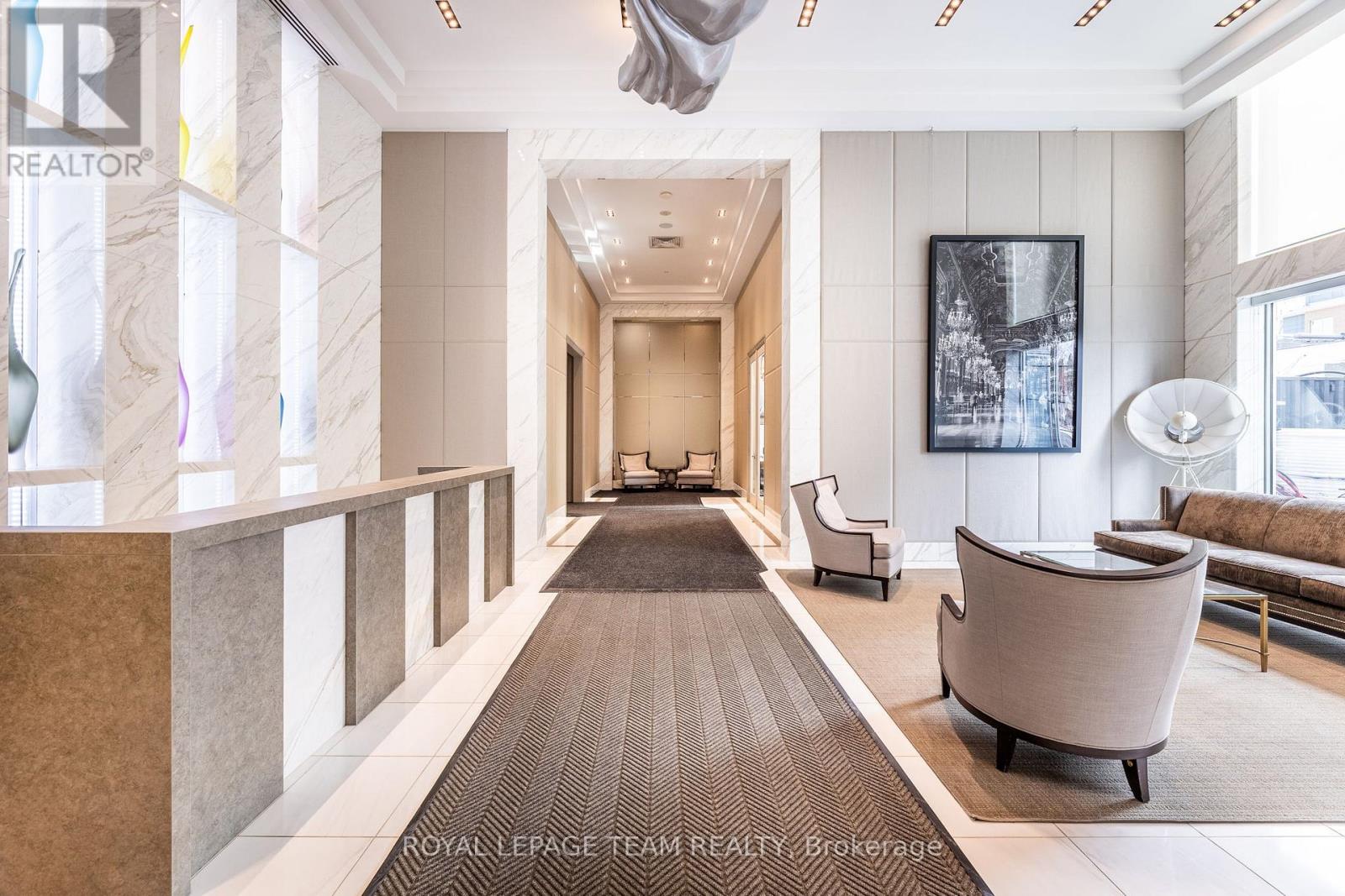 1110 - 111 Champagne Avenue S, Ottawa, Ontario K1S 5V3 - Photo 3 - X12615668