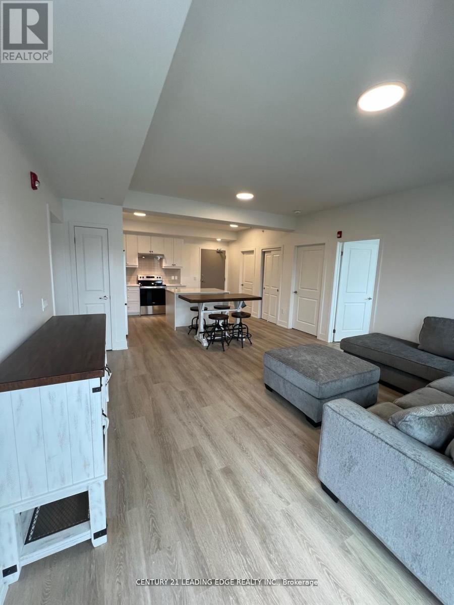 304 - 19 A West Street N, Kawartha Lakes, Ontario  K0M 1N0 - Photo 4 - X12615402