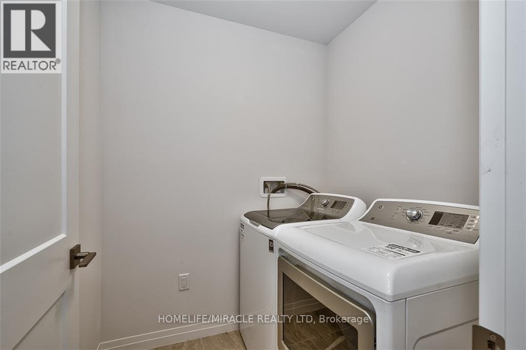 130 - 30 Times Square Boulevard, Hamilton, Ontario  L8J 0L8 - Photo 11 - X12615530