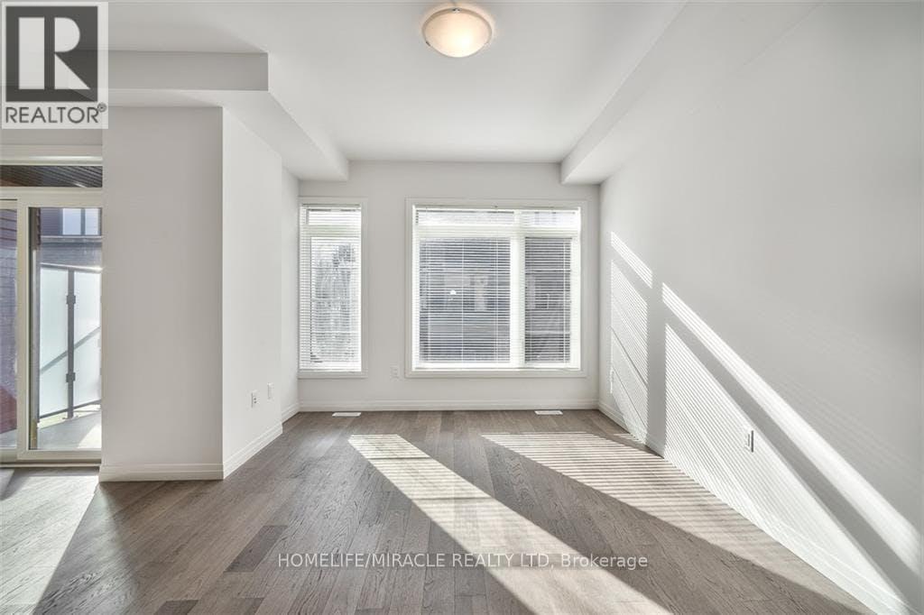 130 - 30 Times Square Boulevard, Hamilton, Ontario  L8J 0L8 - Photo 2 - X12615530