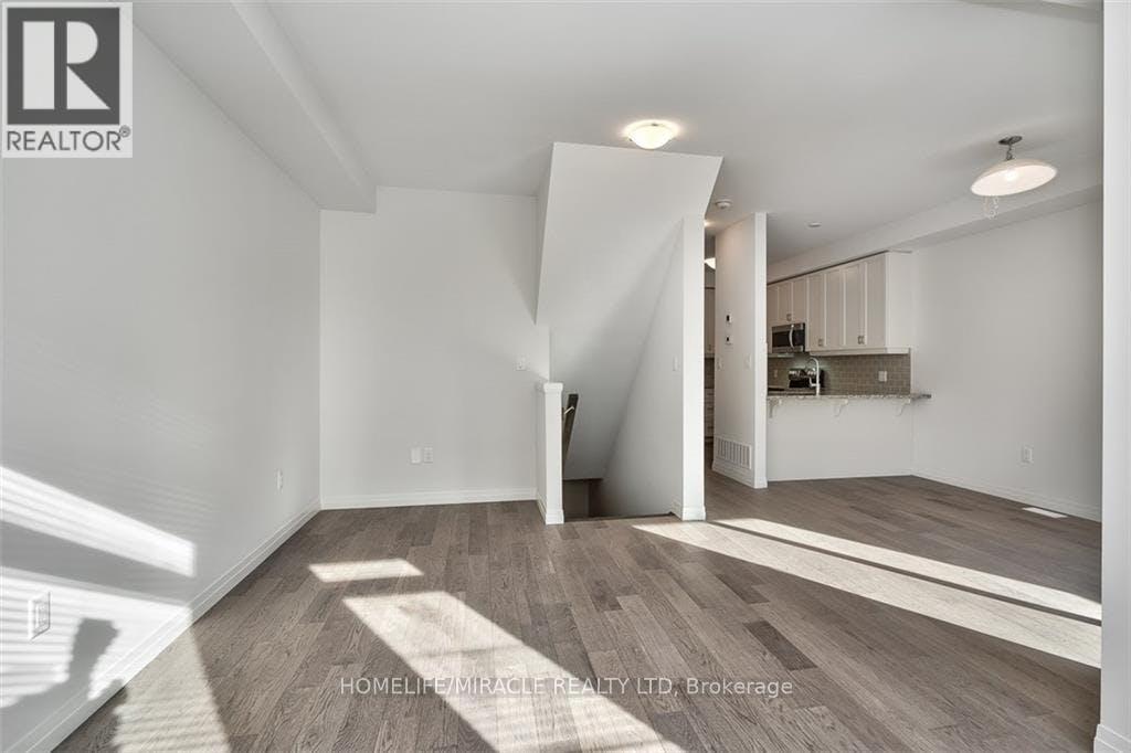 130 - 30 Times Square Boulevard, Hamilton, Ontario  L8J 0L8 - Photo 4 - X12615530