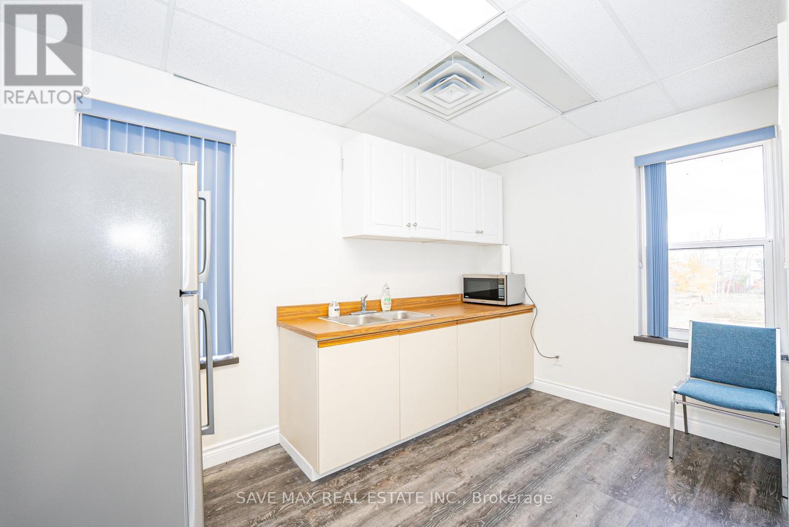 264 Woodlawn Road W, Guelph, Ontario  N1H 1B6 - Photo 35 - X12615598