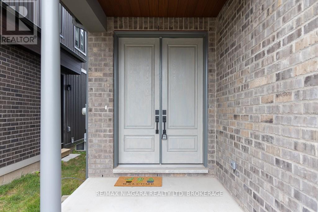 Upper - 7416 Parkside Road, Niagara Falls, Ontario  L2H 3V9 - Photo 2 - X12615628