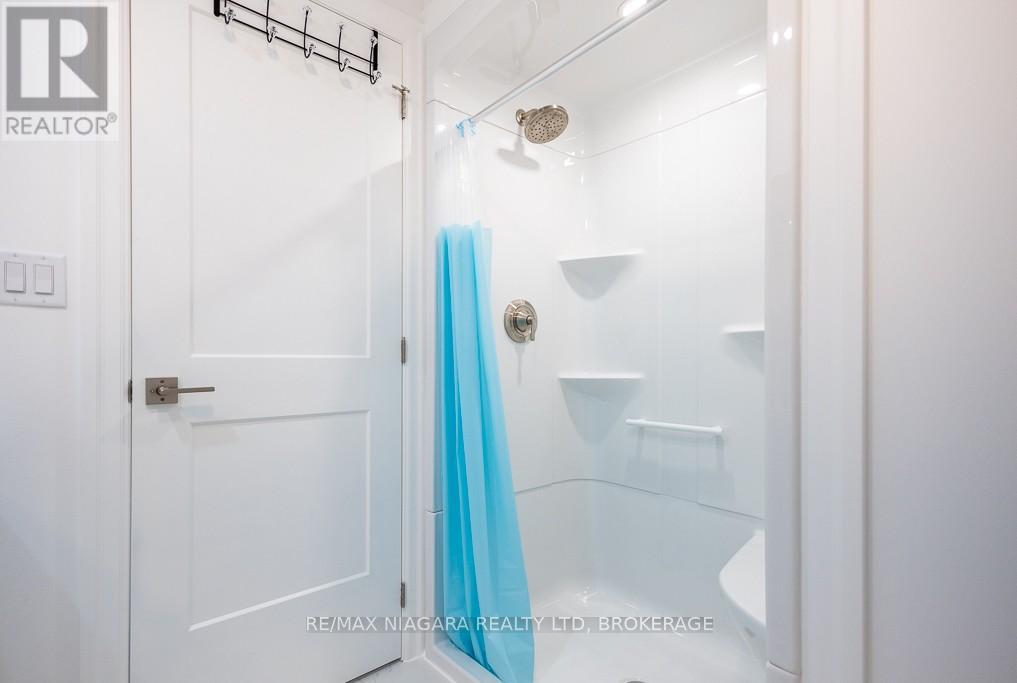 Upper - 7416 Parkside Road, Niagara Falls, Ontario  L2H 3V9 - Photo 26 - X12615628