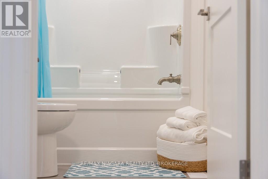 Upper - 7416 Parkside Road, Niagara Falls, Ontario  L2H 3V9 - Photo 28 - X12615628