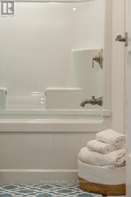 Upper - 7416 Parkside Road, Niagara Falls, Ontario  L2H 3V9 - Photo 29 - X12615628