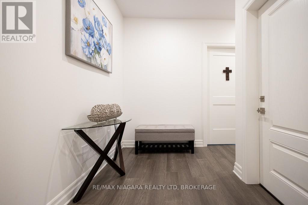 Upper - 7416 Parkside Road, Niagara Falls, Ontario  L2H 3V9 - Photo 3 - X12615628