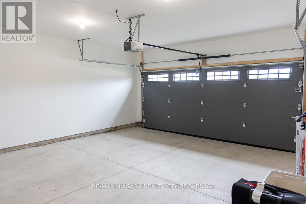 Upper - 7416 Parkside Road, Niagara Falls, Ontario  L2H 3V9 - Photo 45 - X12615628