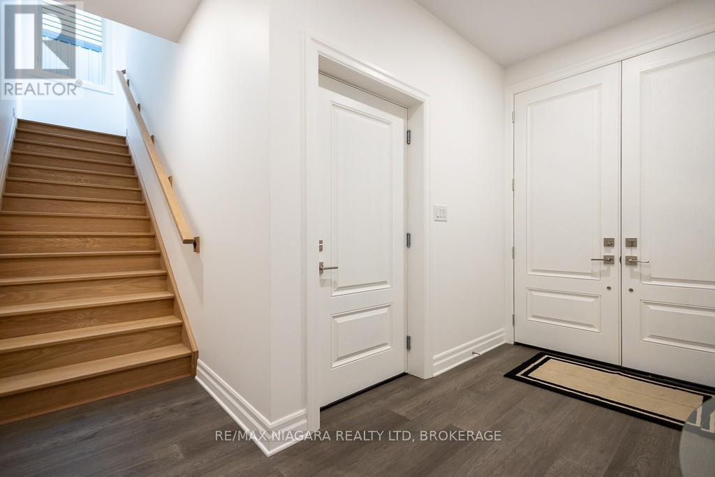 Upper - 7416 Parkside Road, Niagara Falls, Ontario  L2H 3V9 - Photo 5 - X12615628