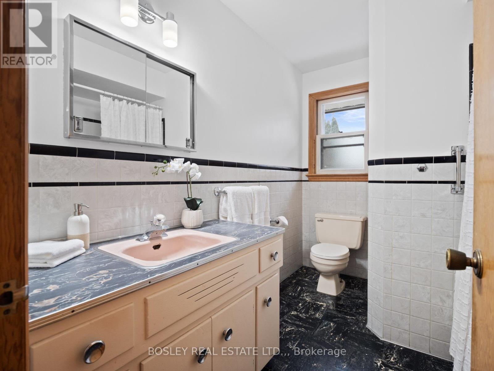 33 Tamarack Avenue, St. Catharines, Ontario  L3M 3C1 - Photo 19 - X12615634