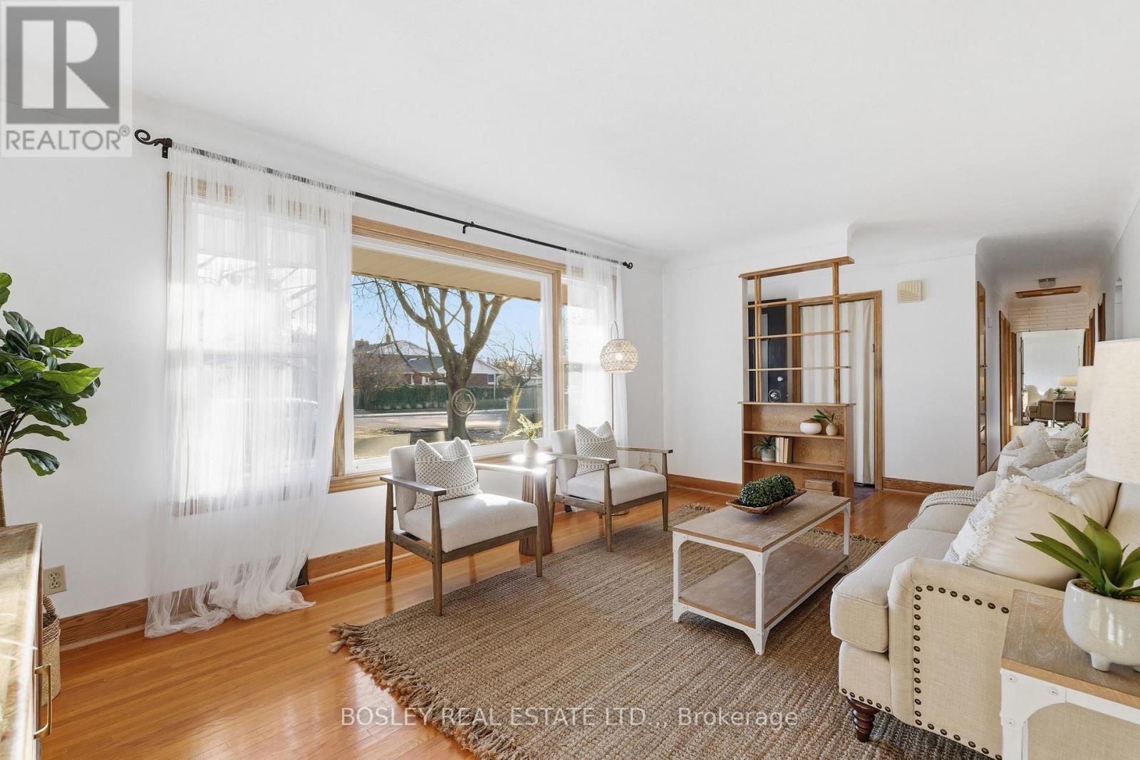 33 Tamarack Avenue, St. Catharines, Ontario  L3M 3C1 - Photo 4 - X12615634