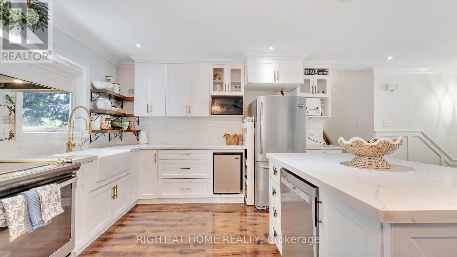 20 Cardiff Court, Whitby (Lynde Creek), Ontario  L1N 5N9 - Photo 4 - E12486056