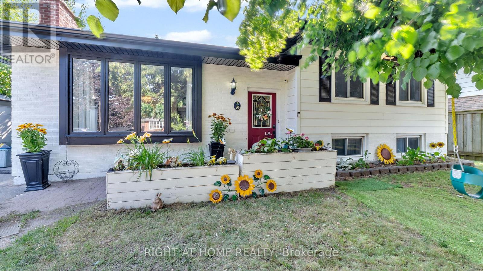 20 Cardiff Court, Whitby (Lynde Creek), Ontario  L1N 5N9 - Photo 2 - E12486056