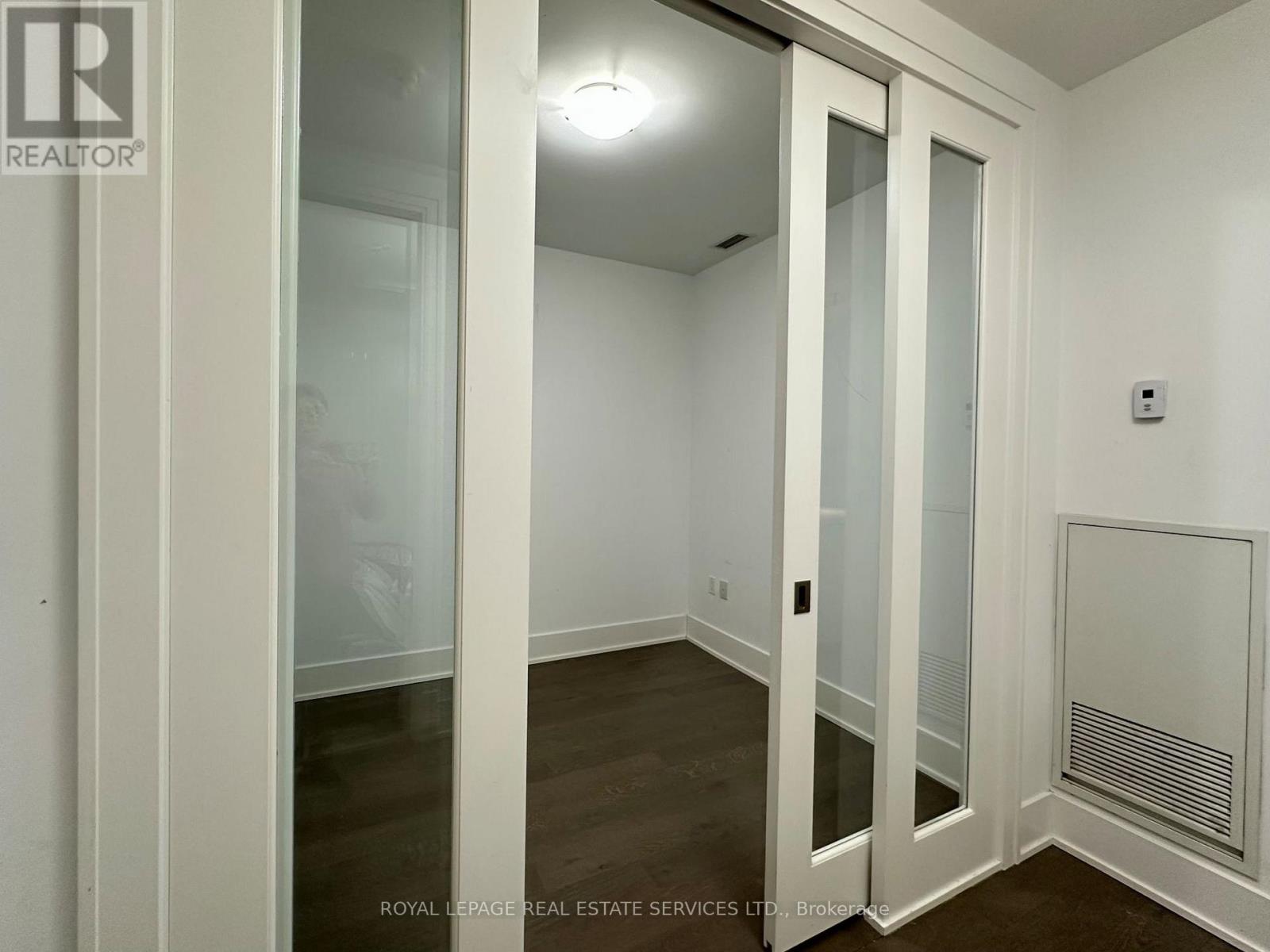 818 - 39 Queens Quay E, Toronto, Ontario  M5E 0A5 - Photo 19 - C12608444