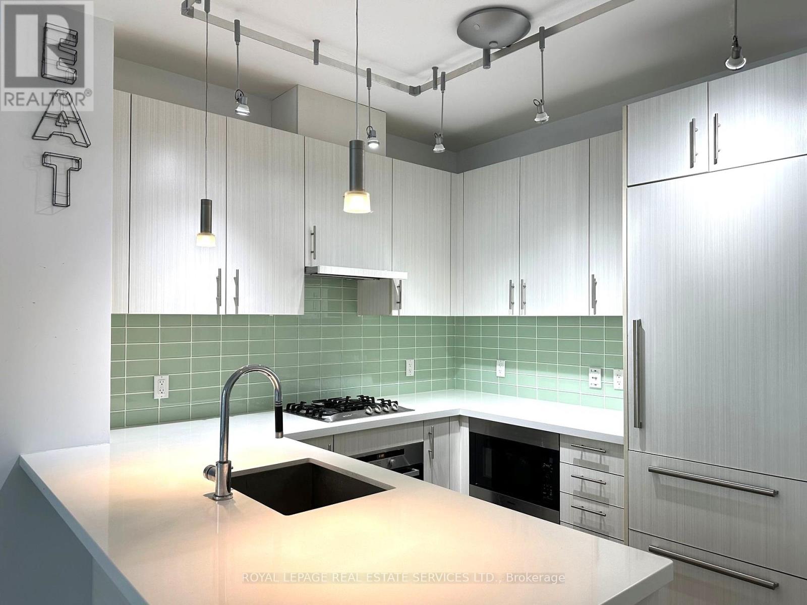 818 - 39 Queens Quay E, Toronto, Ontario  M5E 0A5 - Photo 7 - C12608444