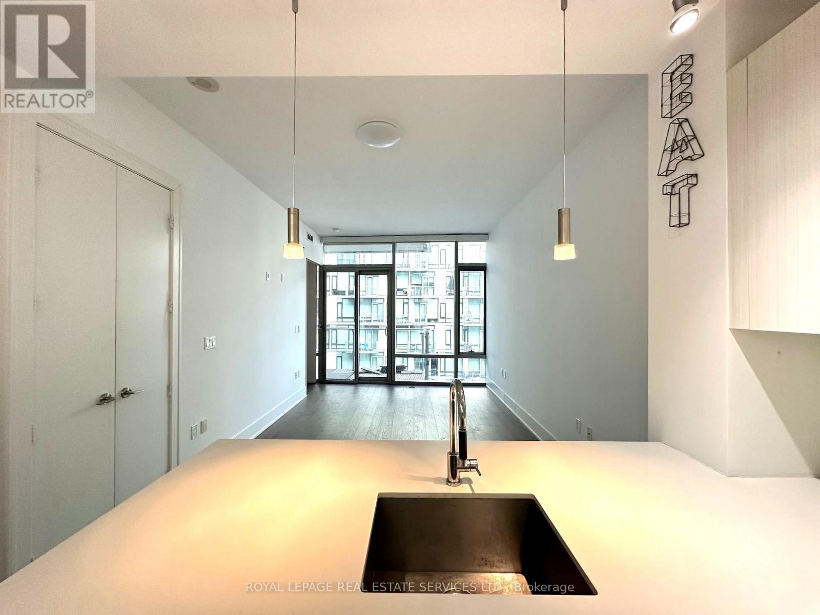 818 - 39 Queens Quay E, Toronto, Ontario  M5E 0A5 - Photo 8 - C12608444