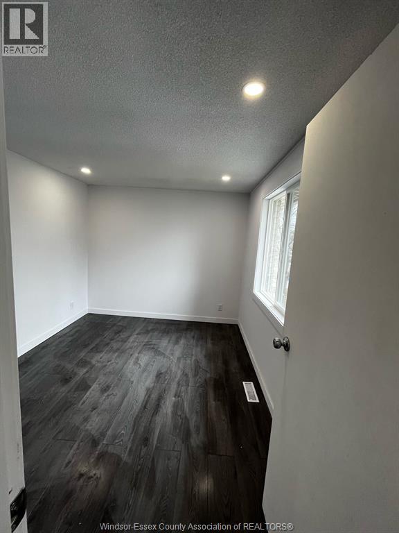 10390 Shenandoah, Windsor, Ontario N8R 1B5 - Photo 13 - 25031519
