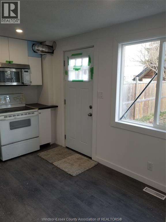 10390 Shenandoah, Windsor, Ontario N8R 1B5 - Photo 8 - 25031519