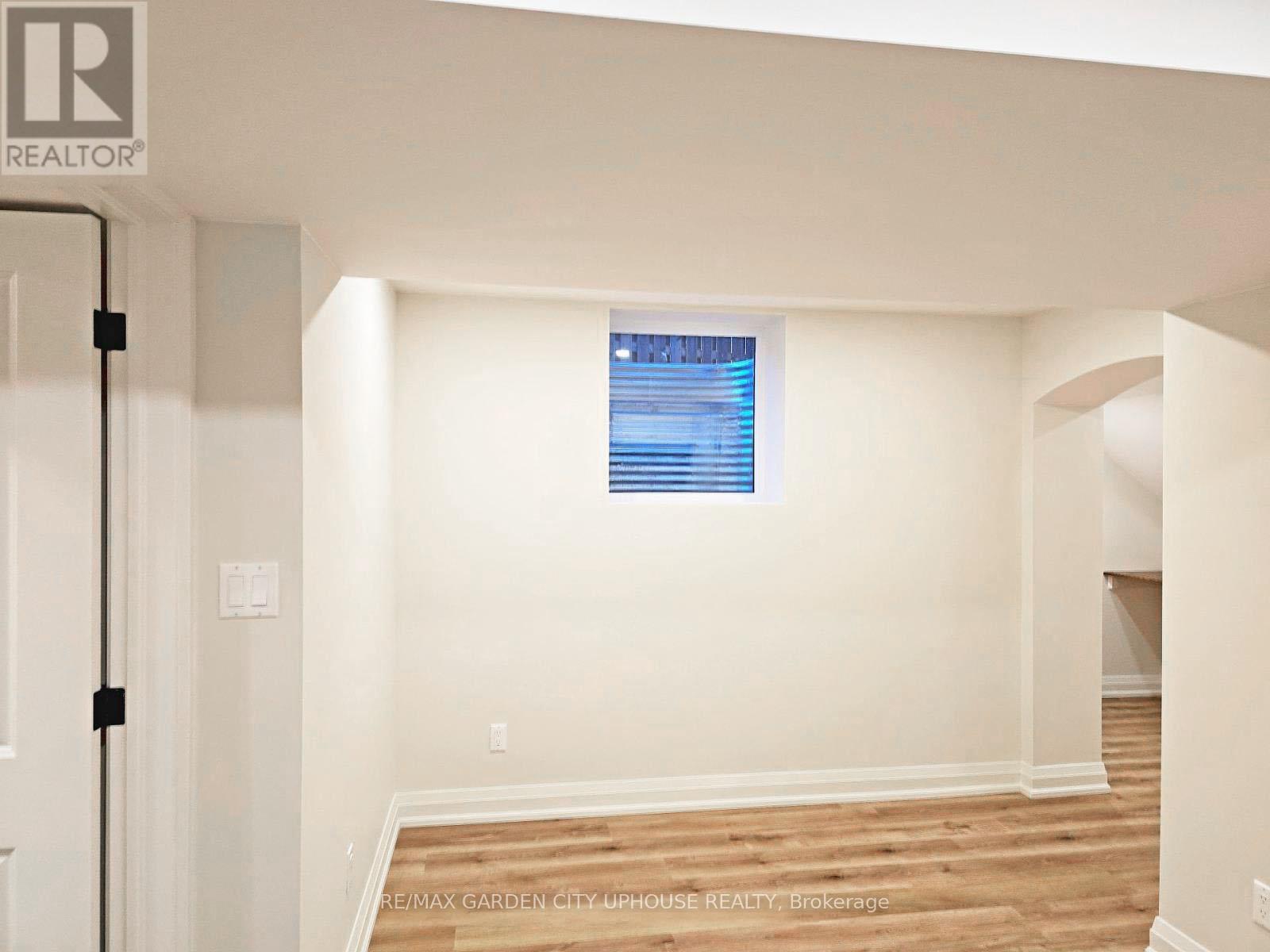 Lower - 11 Manhattan Court, St. Catharines, Ontario L2R 0B8 - Photo 11 - X12611066