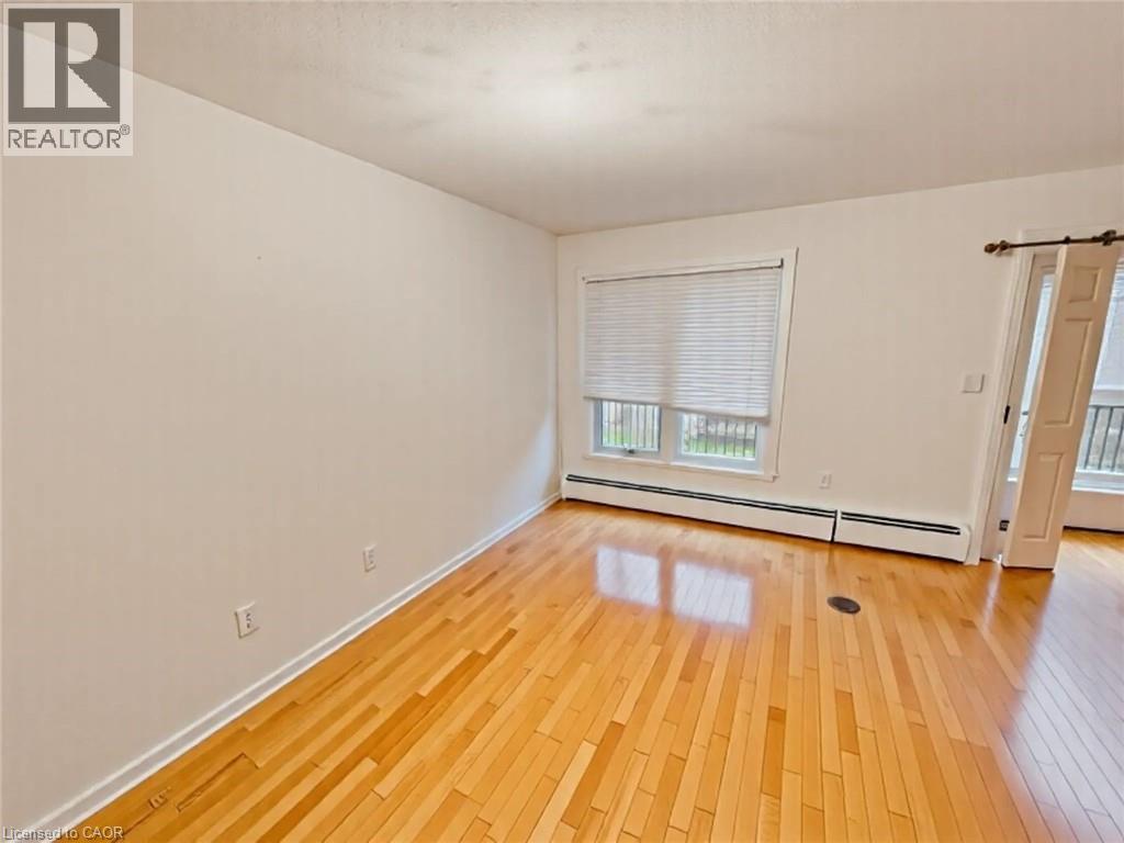 48 Rockcliffe Drive, Kitchener, Ontario  N2R 1W5 - Photo 2 - 40790732