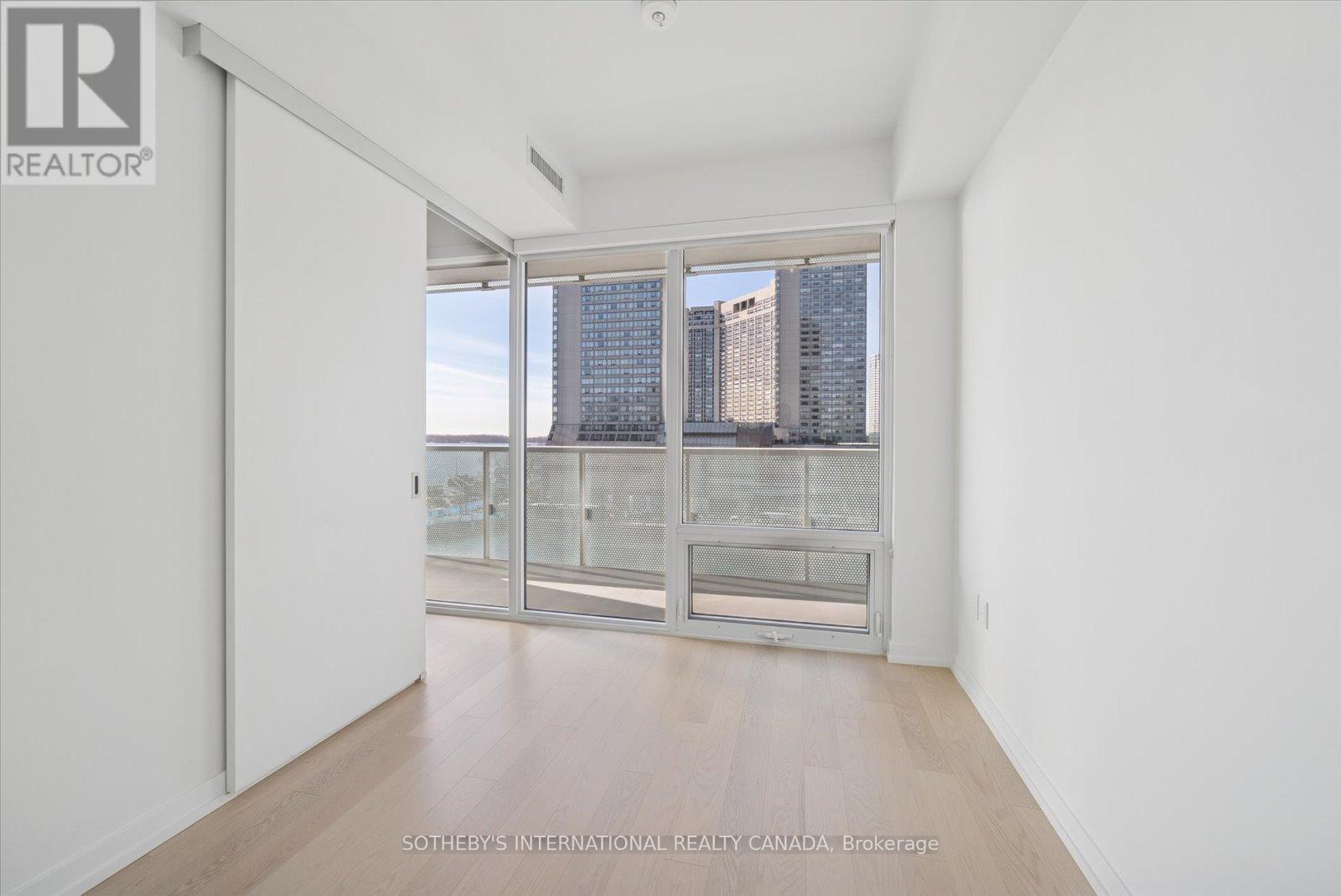 618 - 15 Queens Quay E, Toronto, Ontario  M5E 0C5 - Photo 18 - C12615636