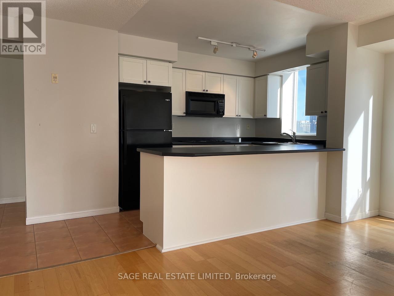 805 - 18 Stafford Street, Toronto (Niagara), Ontario  M5V 3W4 - Photo 2 - C12615672