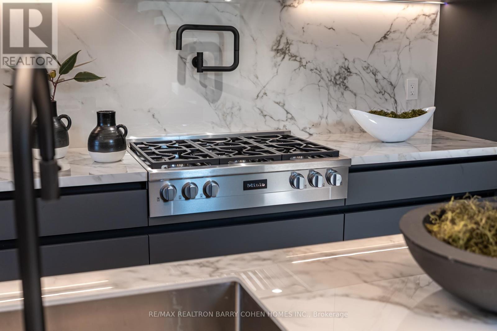 594 Broadway Avenue, Toronto (Leaside), Ontario  M4G 2S5 - Photo 14 - C12615684