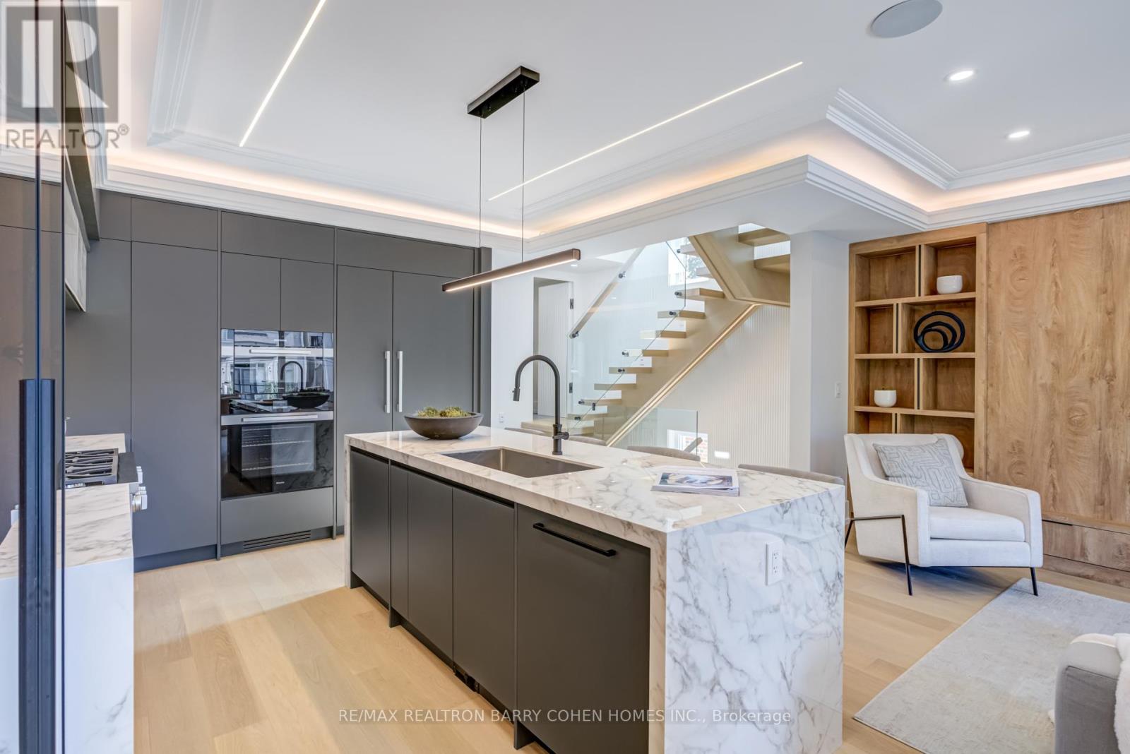 594 Broadway Avenue, Toronto (Leaside), Ontario  M4G 2S5 - Photo 17 - C12615684