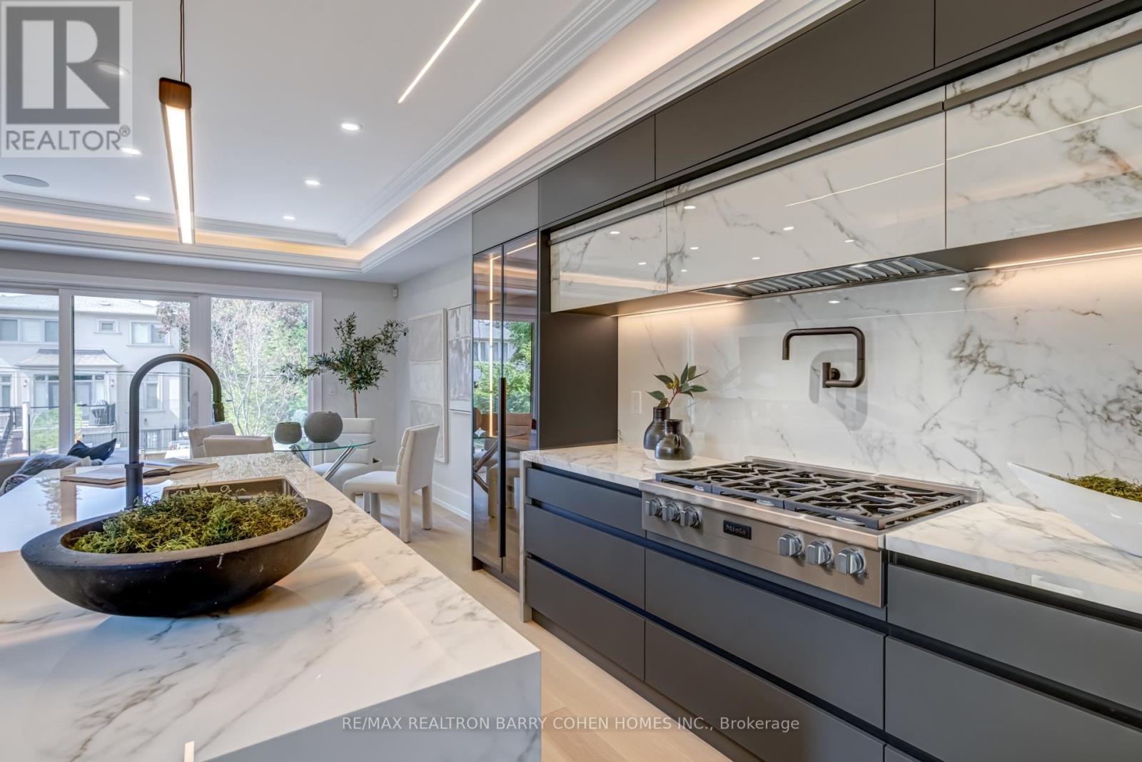 594 Broadway Avenue, Toronto (Leaside), Ontario  M4G 2S5 - Photo 19 - C12615684