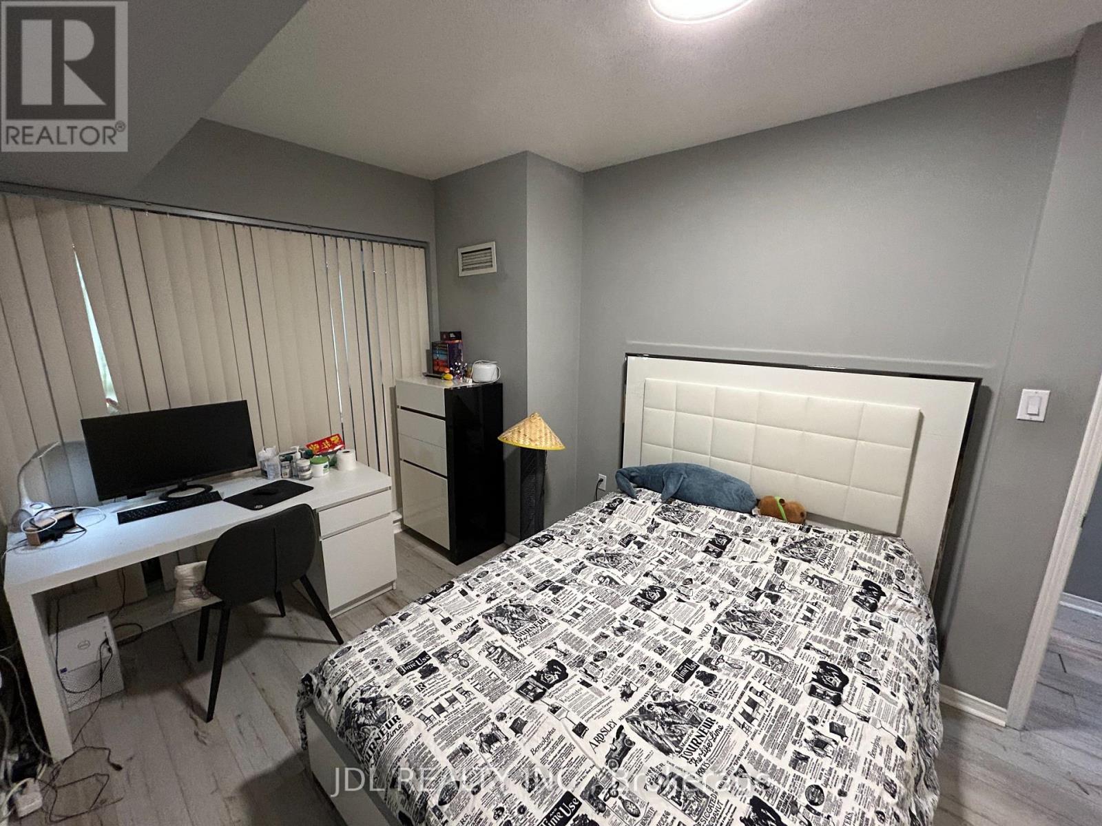 1610 - 887 Bay Street, Toronto, Ontario  M5S 3K4 - Photo 4 - C12615694