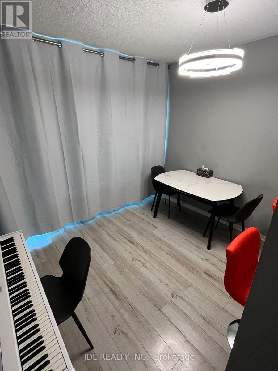 1610 - 887 Bay Street, Toronto, Ontario  M5S 3K4 - Photo 6 - C12615694